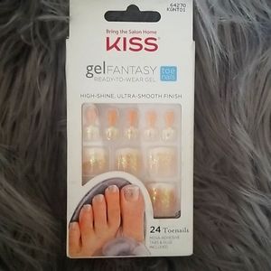 Kiss nails